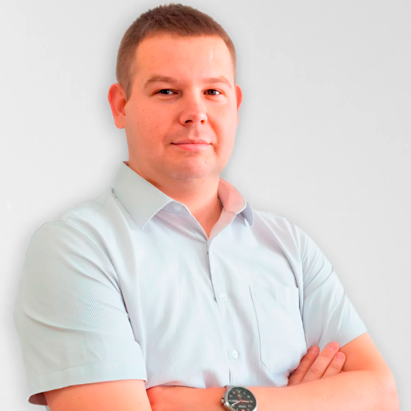 Сотрудник: Ужегов Виталий